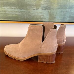 Sorel Women’s Cate Cutout Waterproof Ankle Booties in Taupe/Ash Suede